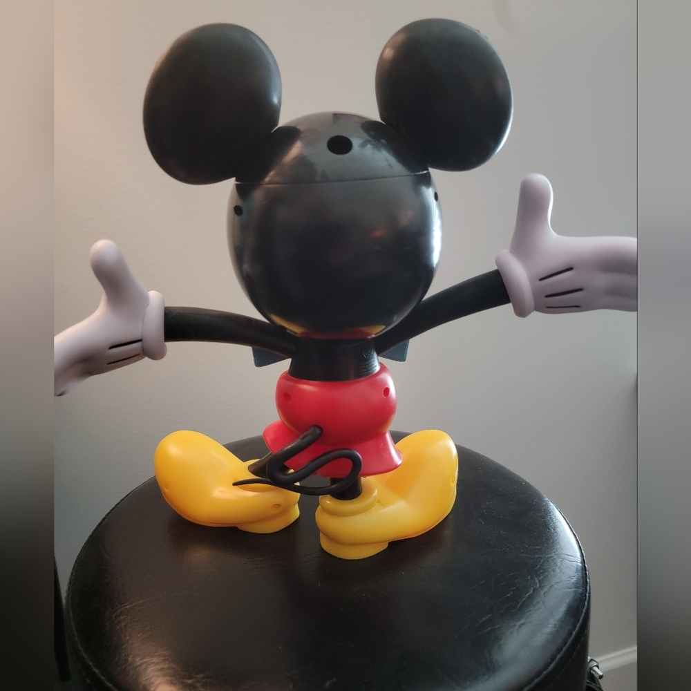 Mickey Mouse 90th Birthday Sipper - Picture 3 of 6